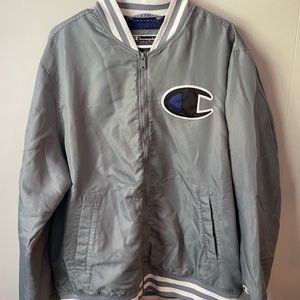 Champion crew neck zip-up Jacket (XL)